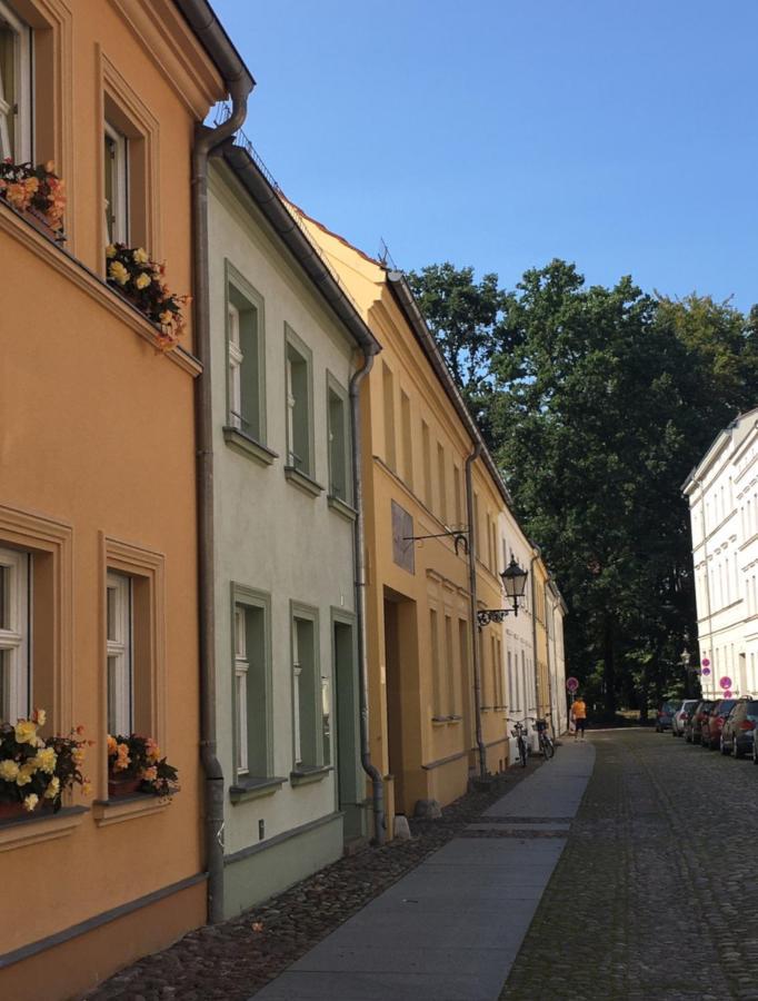 Aparthotel Travel Art Boardinghouse Neuruppin Esterno foto